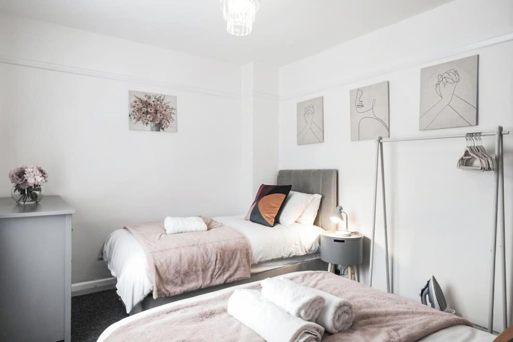 Appartement 4 Bed Flat Sleeps Up To 9 Close To Brixton Londen