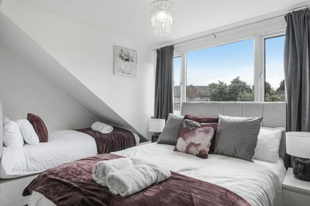 4 Bed Flat Sleeps Up To 9 Close To Brixton
