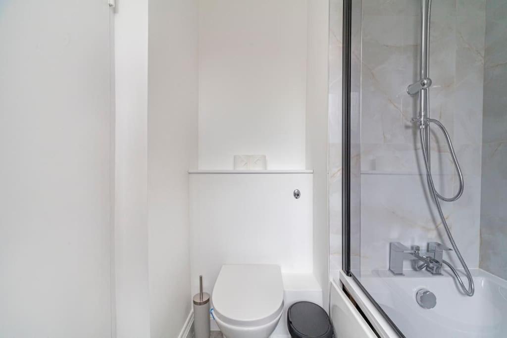 Apartamento Elegant Retreat 1-bed Near Londres