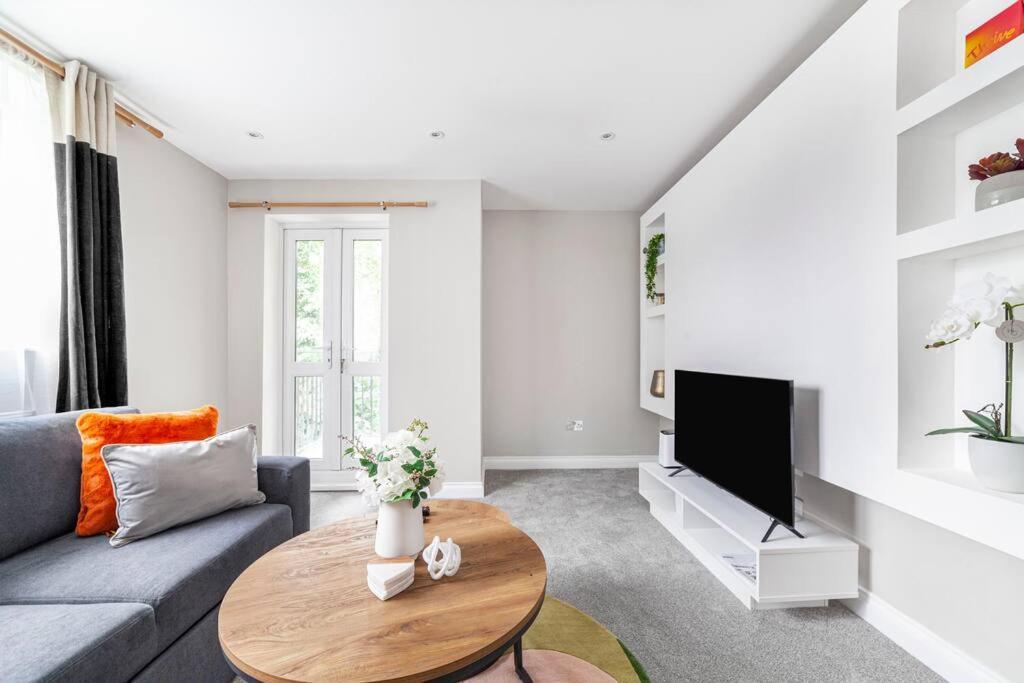 Apartamento Elegant Retreat 1-bed Near *
