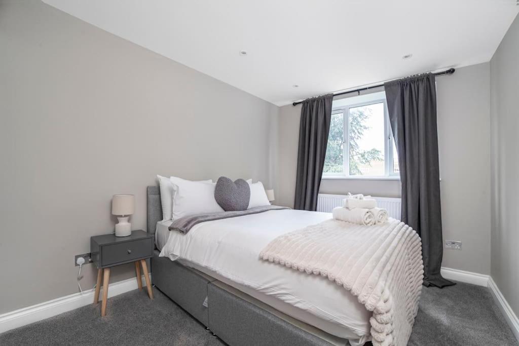Elegant Retreat 1-bed Near Londres