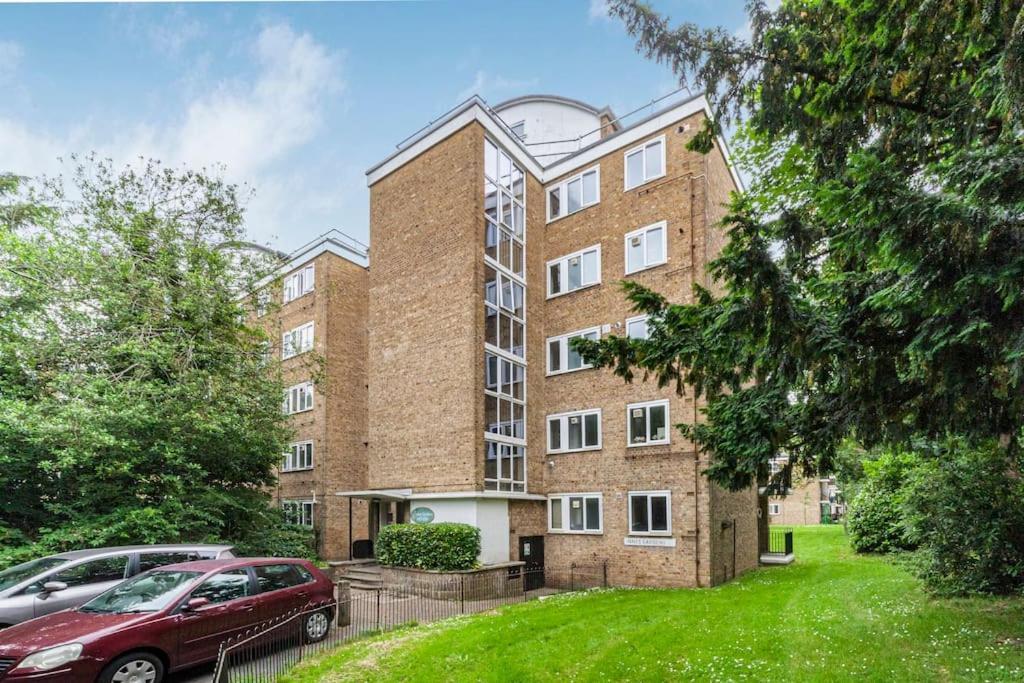 Elegant Retreat 1-bed Near Apartamento Londres