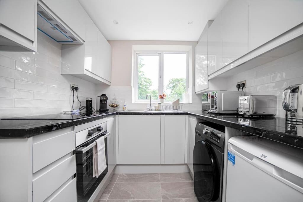 Elegant Retreat 1-bed Near * Londres