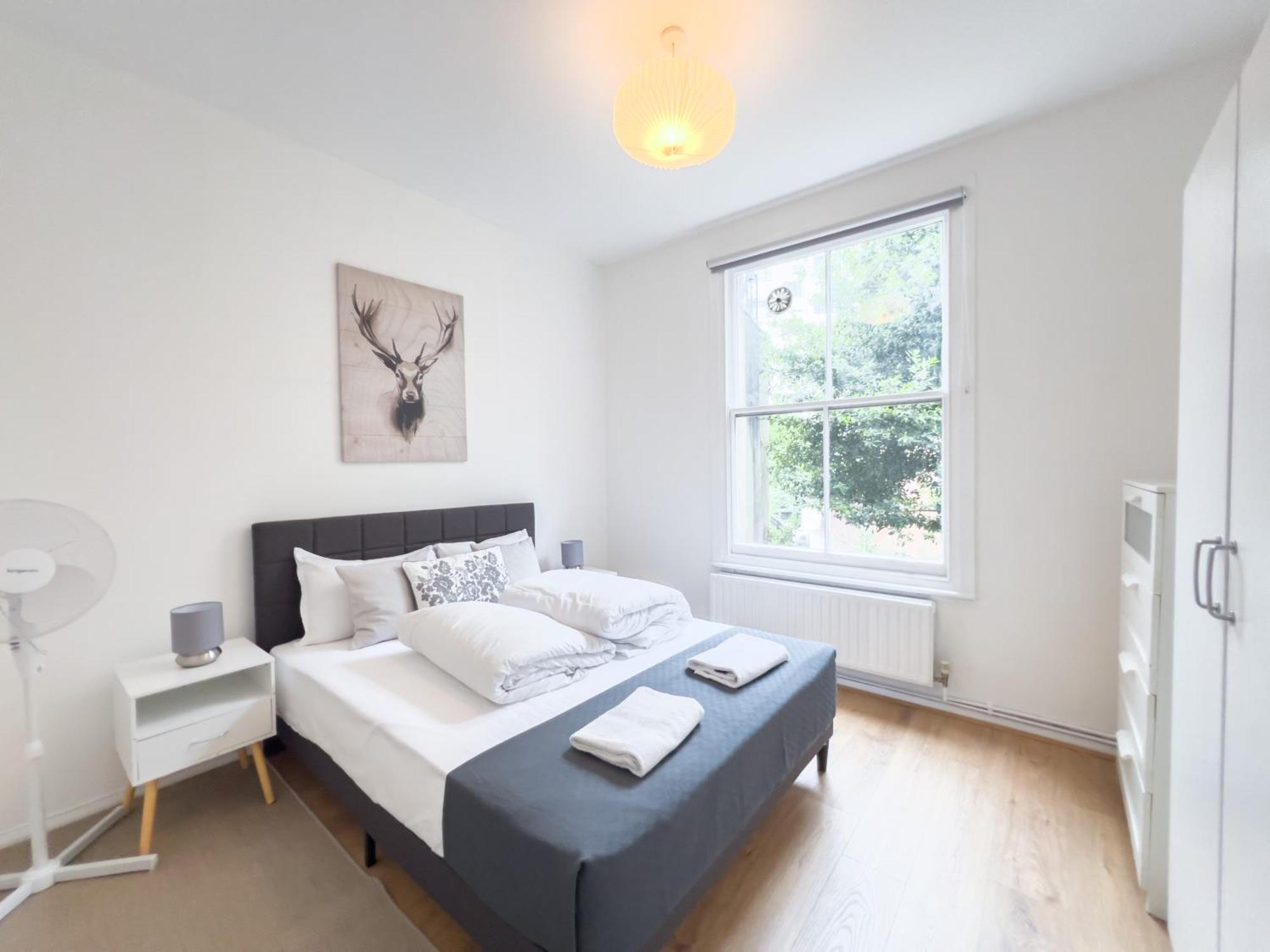 Pleasant 1 Bedroom Camden -on 1st Floor Londres