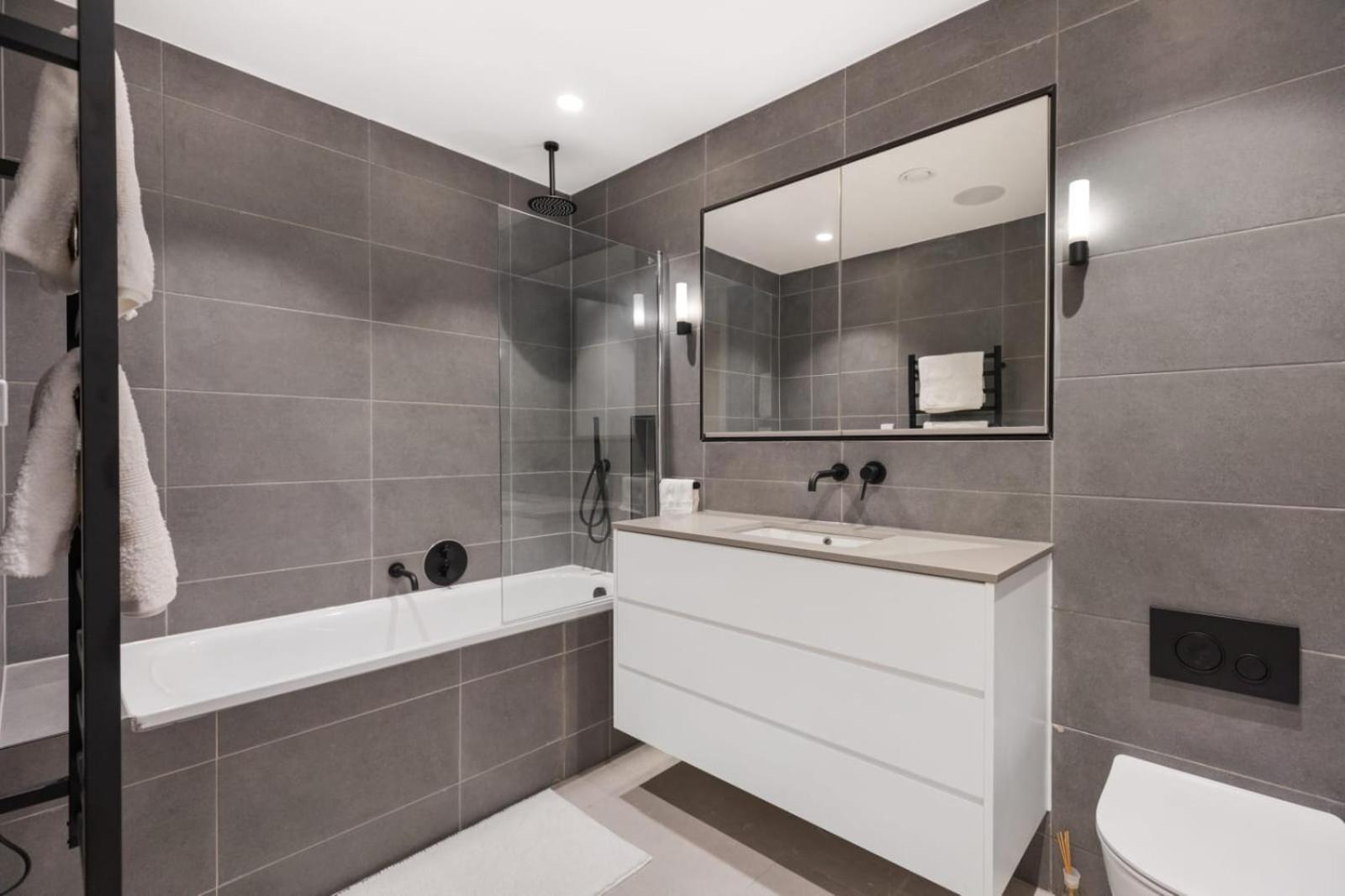 Melrose Place 7beds Free Wifi Wembley Stadium 15mins To * Londen