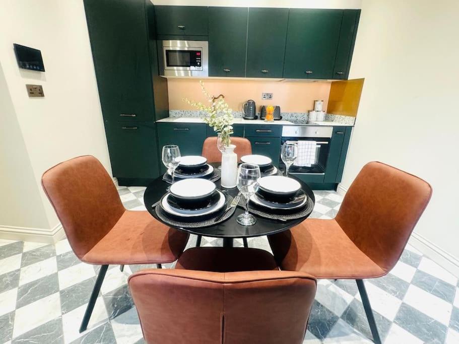 99 Ii, Key Spot, Flat E Apartment *