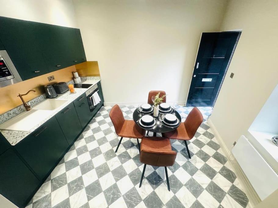 99 Ii, Key Spot, Flat E Apartamento