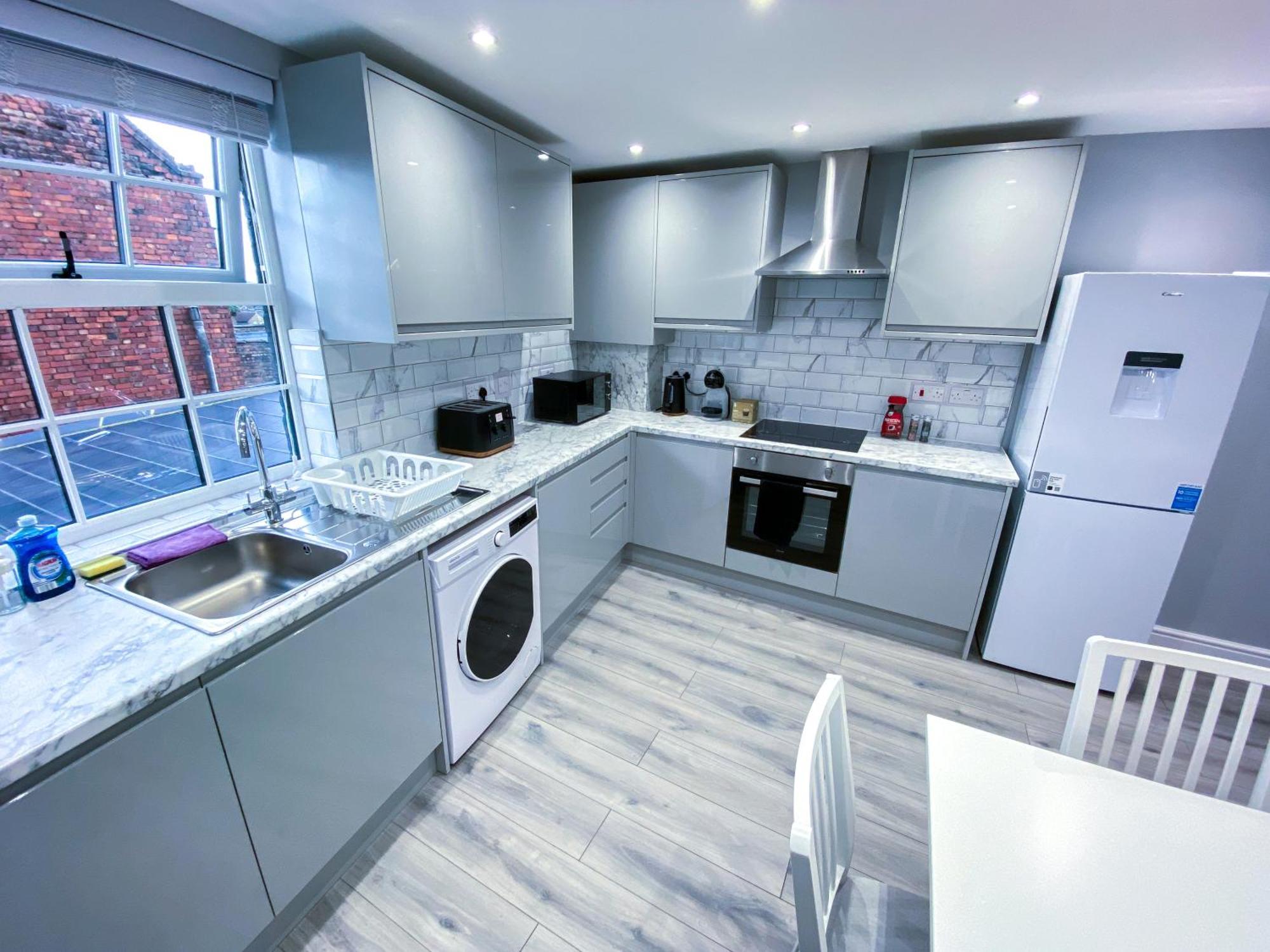 Spacious 2-bedroom Flat In - F3 Londres