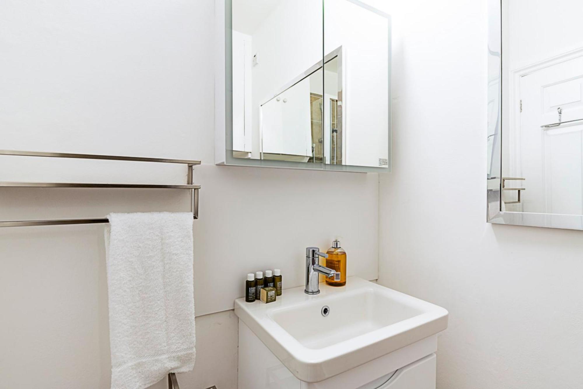 Modern Top-floor Victorian Charm In Kensington Apartamento Londres