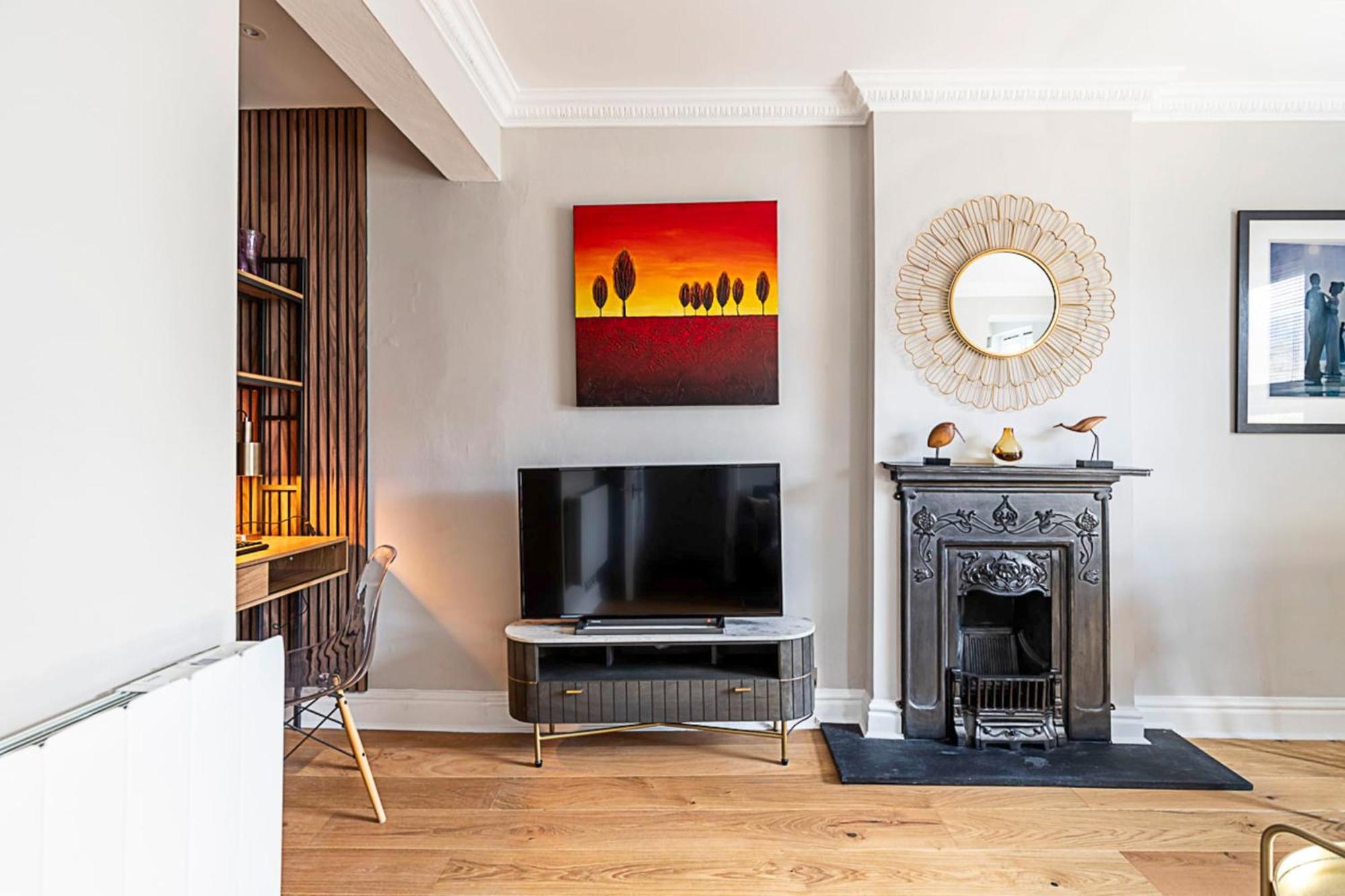 Modern Top-floor Victorian Charm In Kensington Apartment London