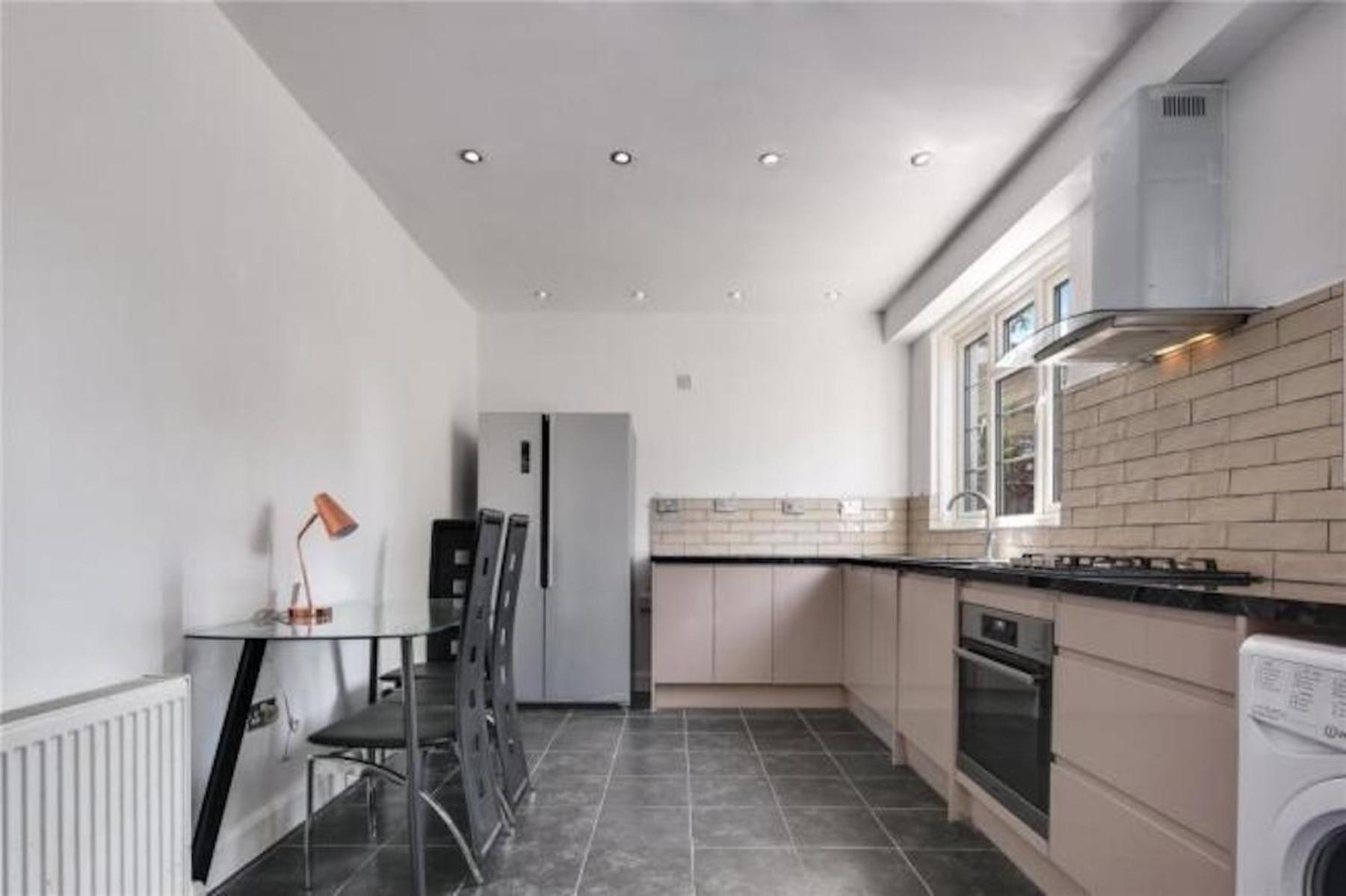 In Guest - Limehouse Townhomes Modern Spacious Serviced Double Maison d'hôtes