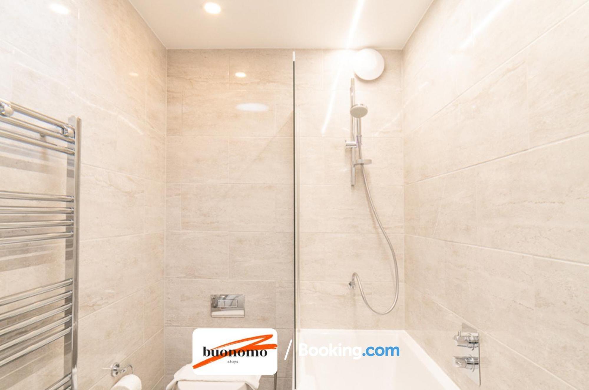 Two Bedroom At Buonomo Short Lets & Serviced *