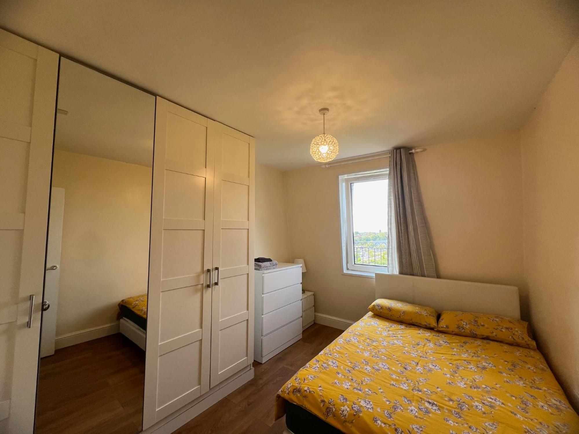 Comfy 2 Bedroom - Finchley Road, * Londres