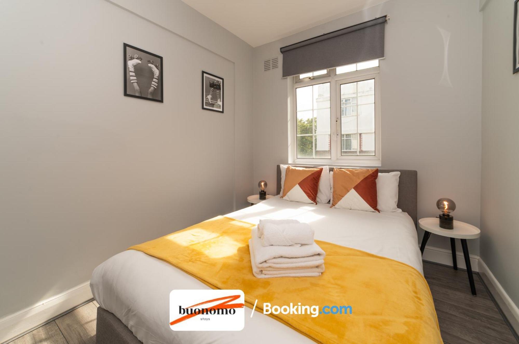 Two Bedroom By Buonomo Short Lets & Serviced With Balcony Apartamento *