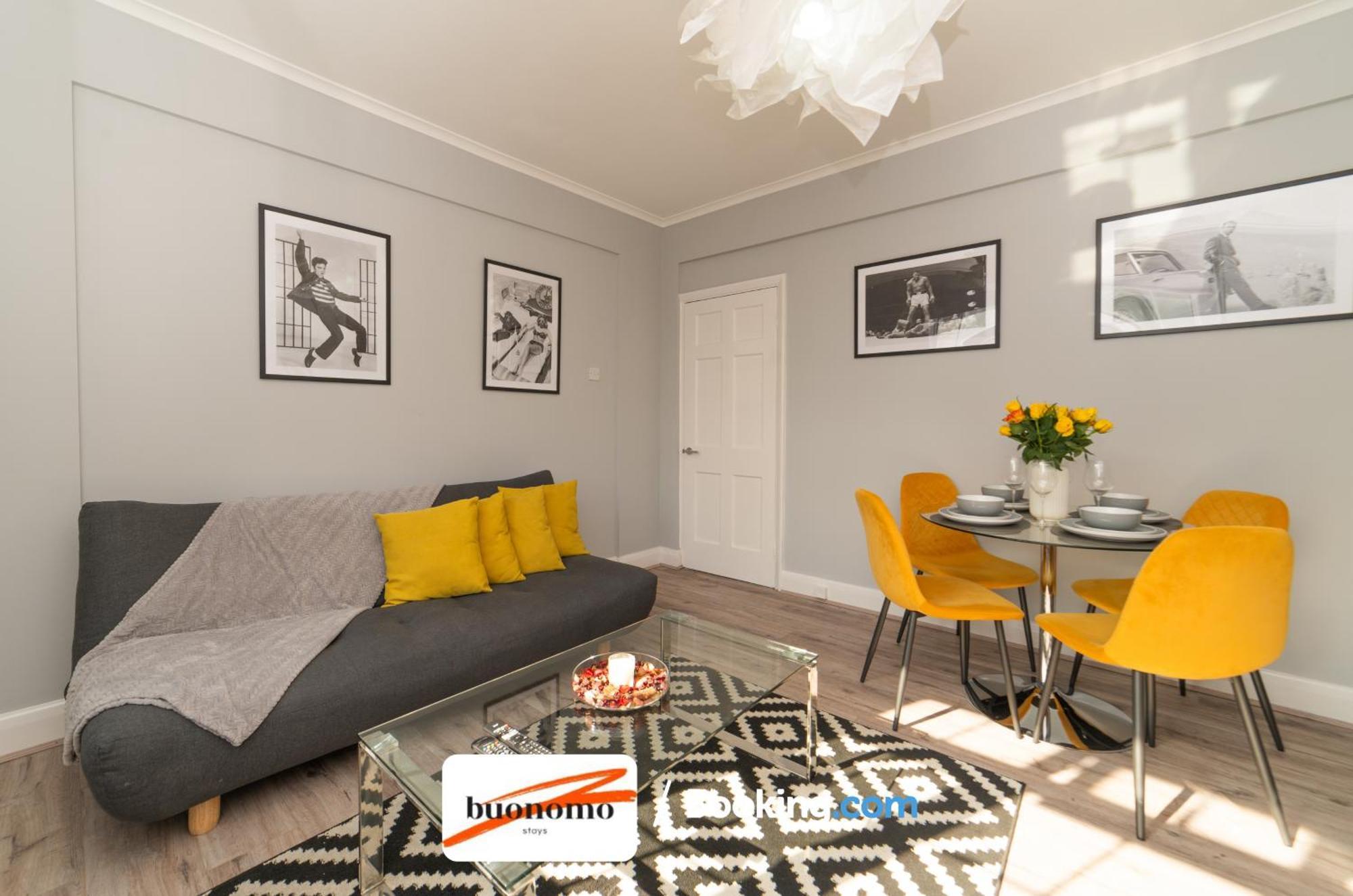 Two Bedroom By Buonomo Short Lets & Serviced With Balcony Apartamento