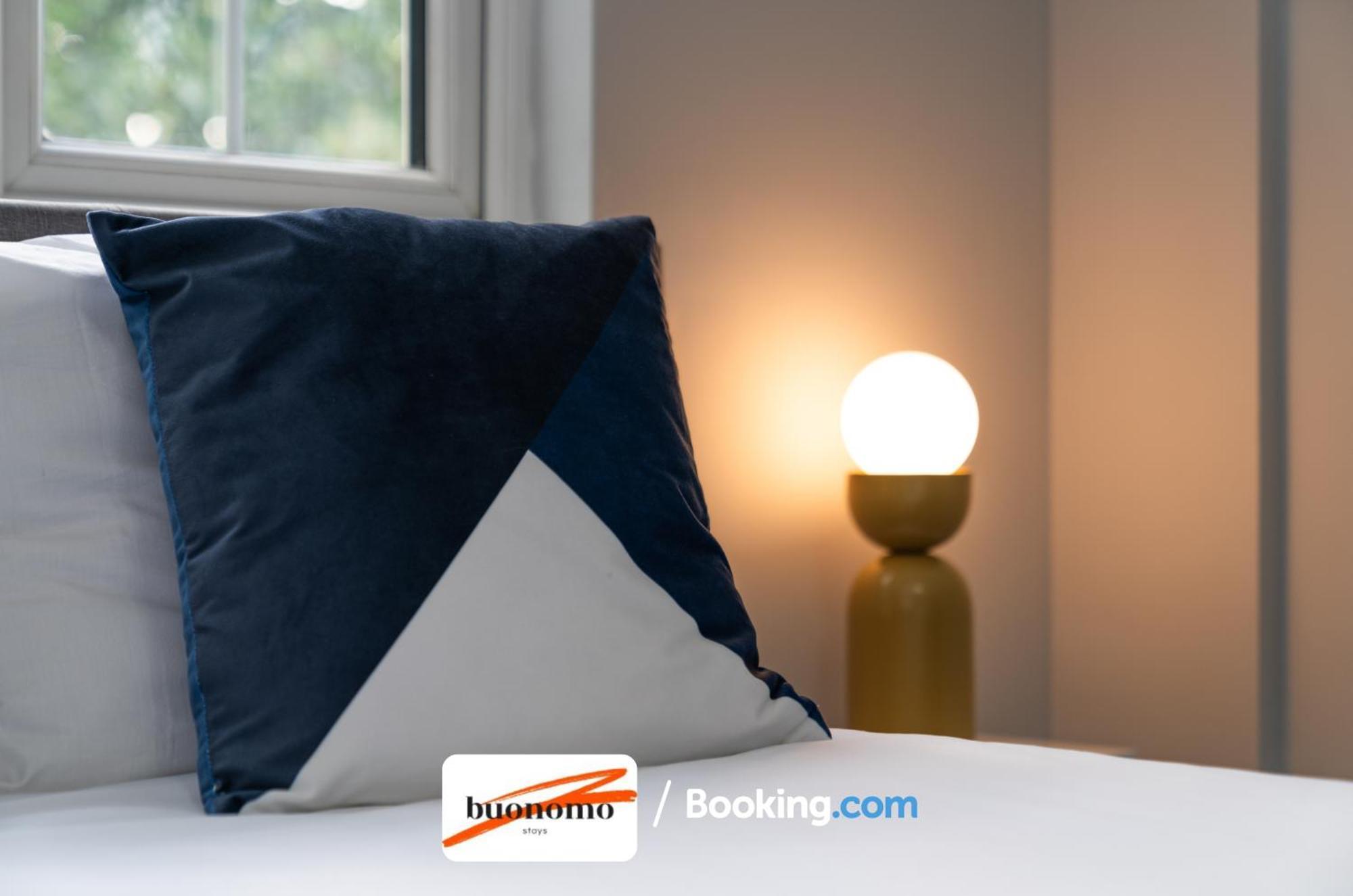 Two Bedroom By Buonomo Short Lets & Serviced With Balcony Apartamento Londres