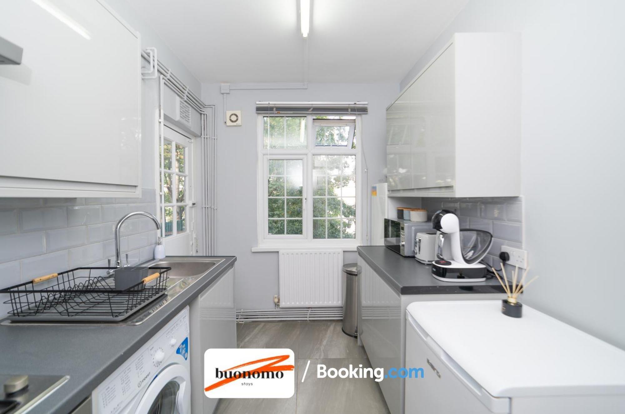 Two Bedroom By Buonomo Short Lets & Serviced With Balcony Apartamento Londres