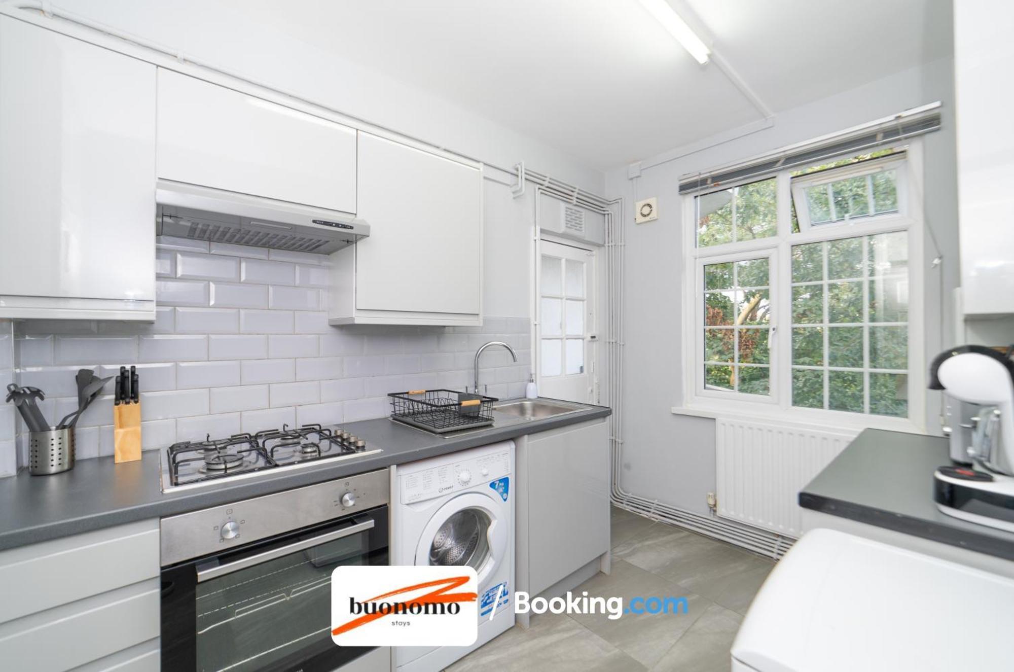 Apartamento Two Bedroom By Buonomo Short Lets & Serviced With Balcony *