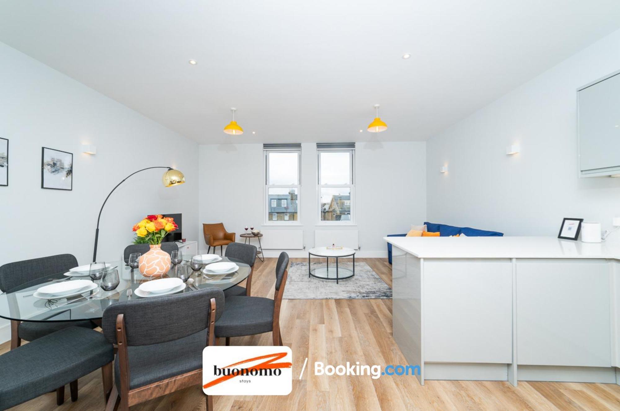 Two Bedroom At Buonomo Short Lets & Serviced Close To Wimbledon Tennis Courts Apartment *