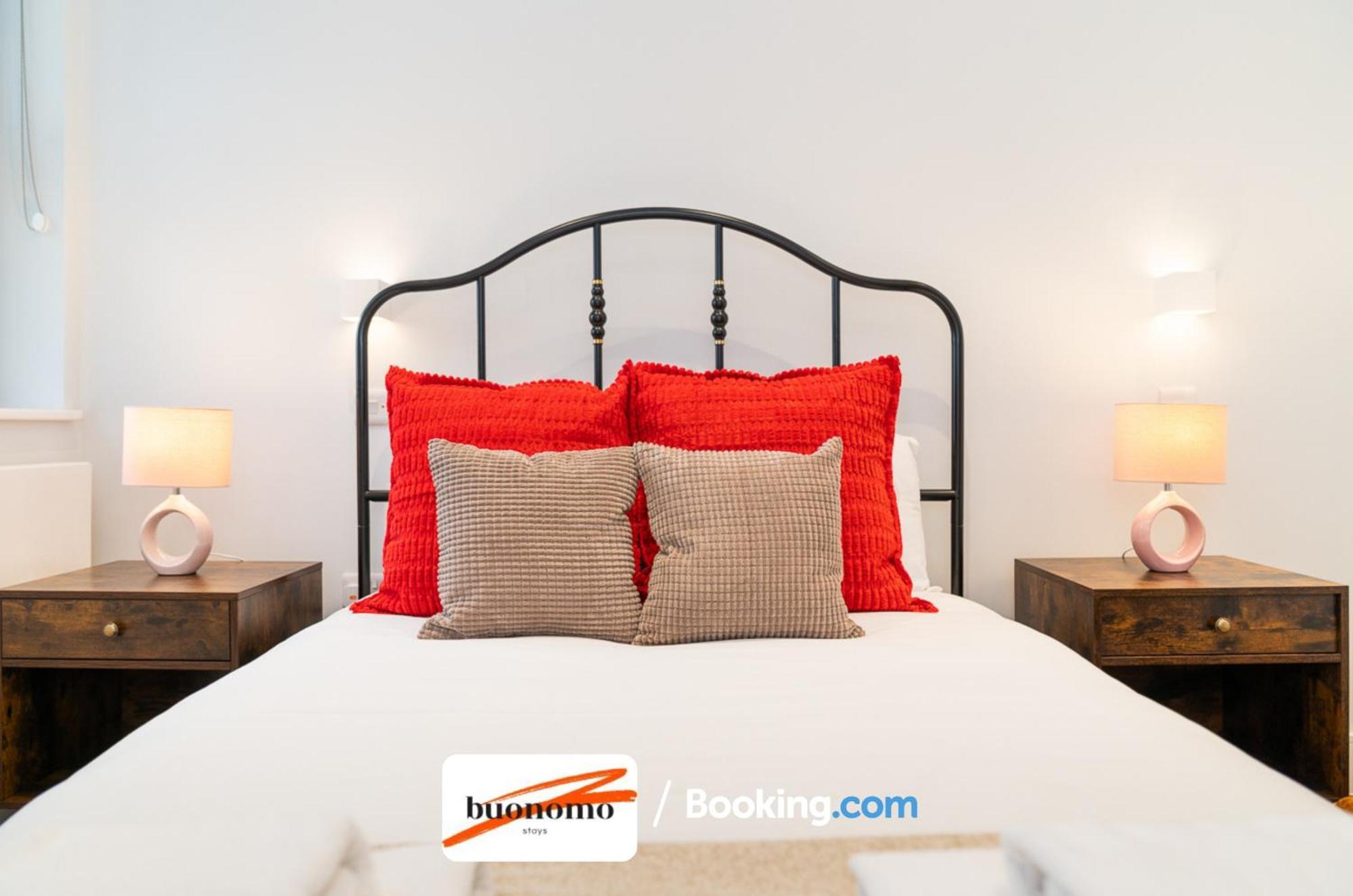 Two Bedroom At Buonomo Short Lets & Serviced Close To Wimbledon Tennis Courts