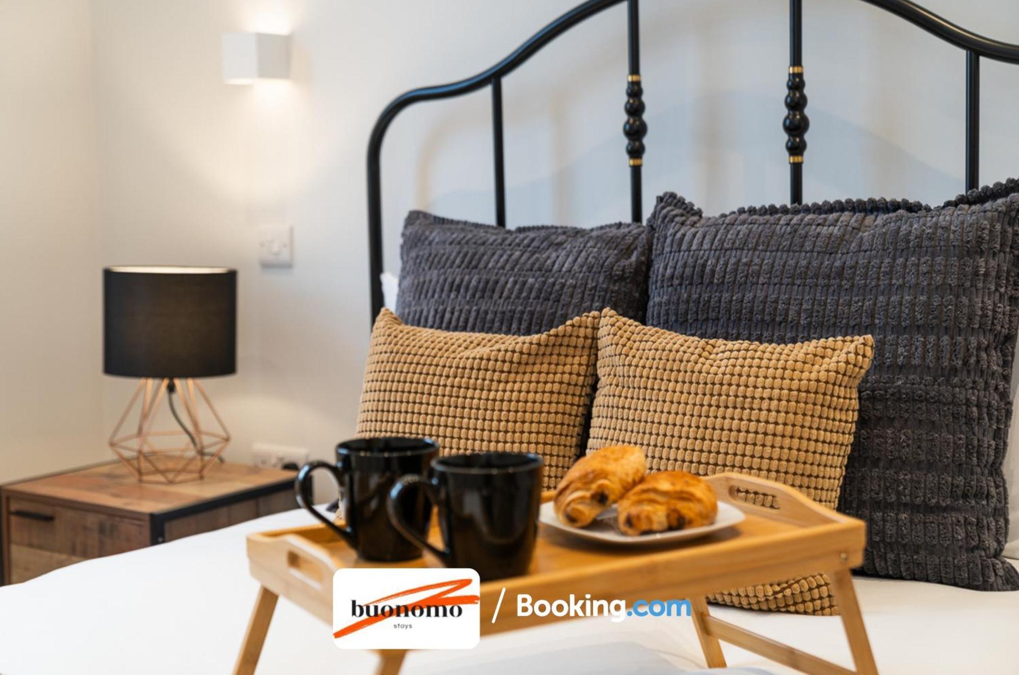 Two Bedroom At Buonomo Short Lets & Serviced Close To Wimbledon Tennis Courts Apartment London