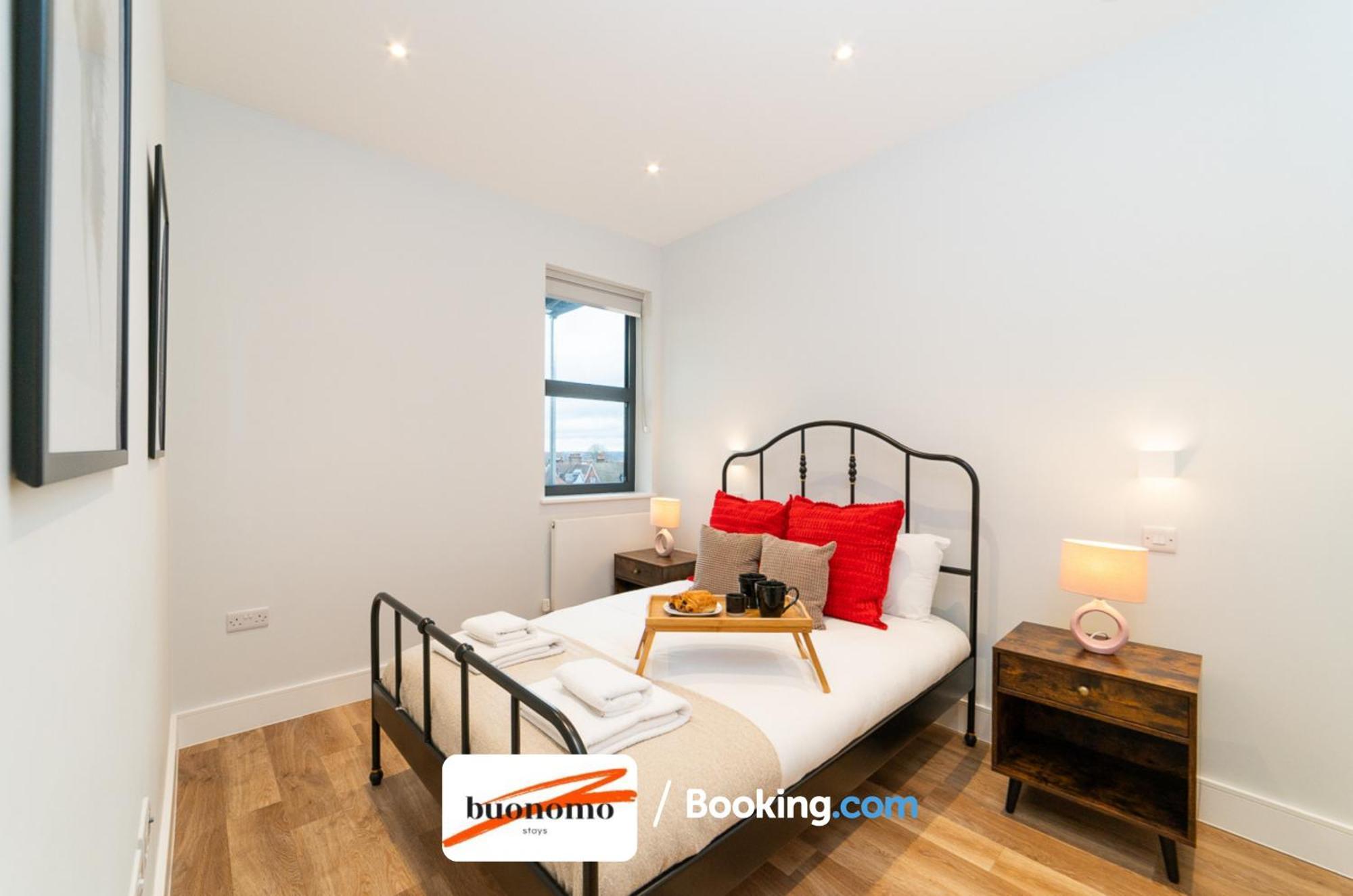 Two Bedroom At Buonomo Short Lets & Serviced Close To Wimbledon Tennis Courts Apartment London