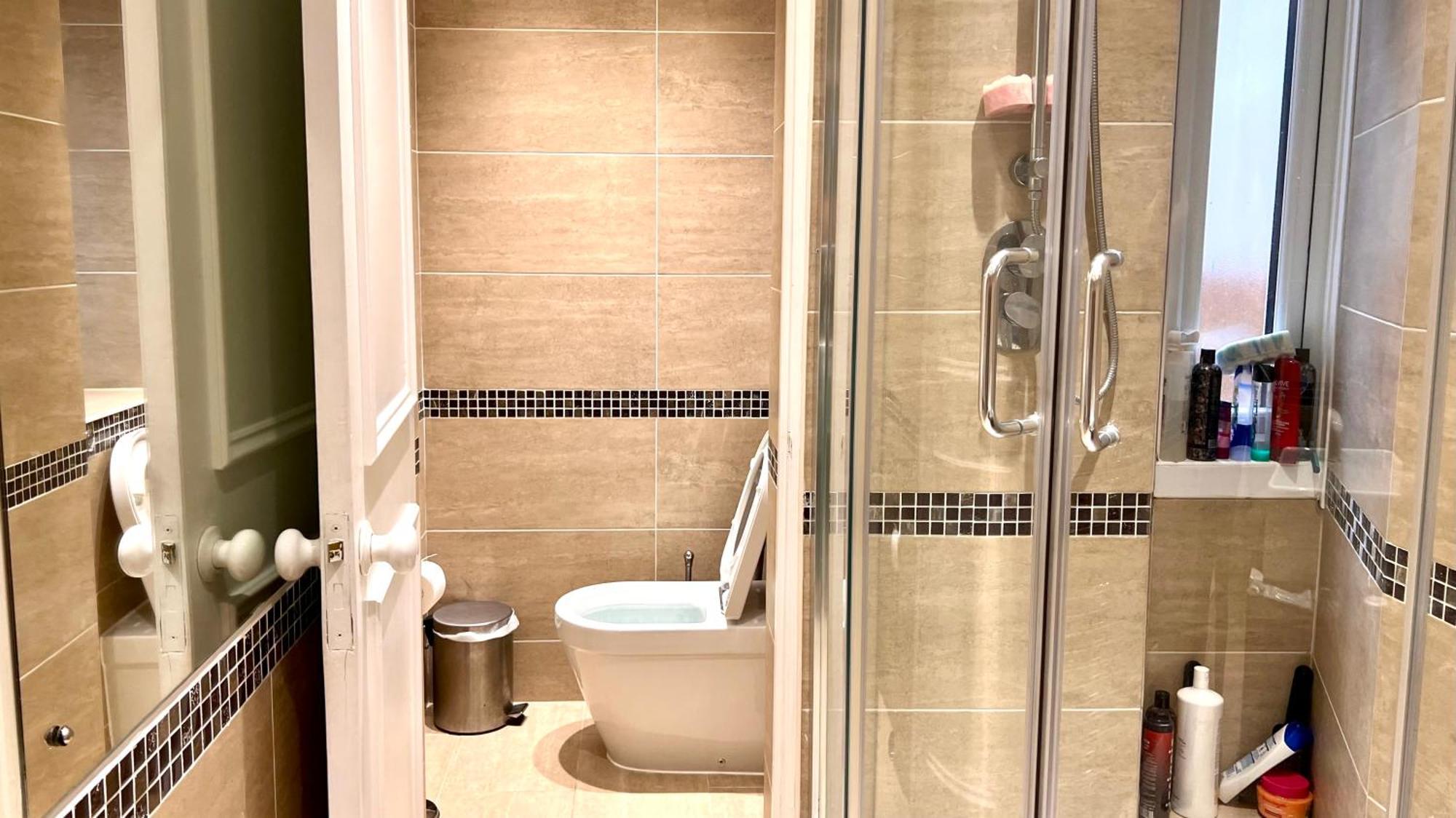 Knightsbridge One Bedroom Flat