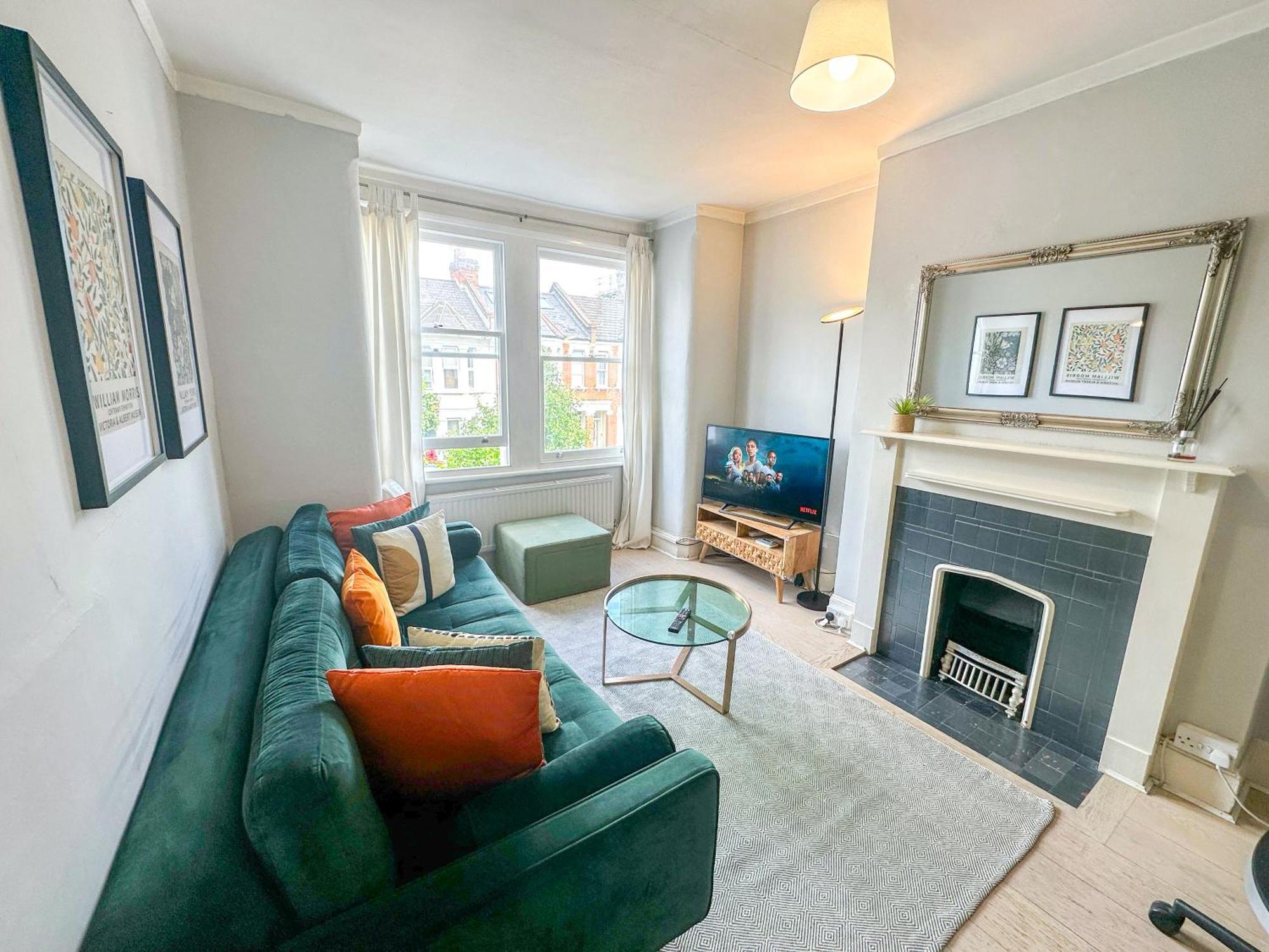 Stylish 1-bed Flat In Willesden With Private Patio *