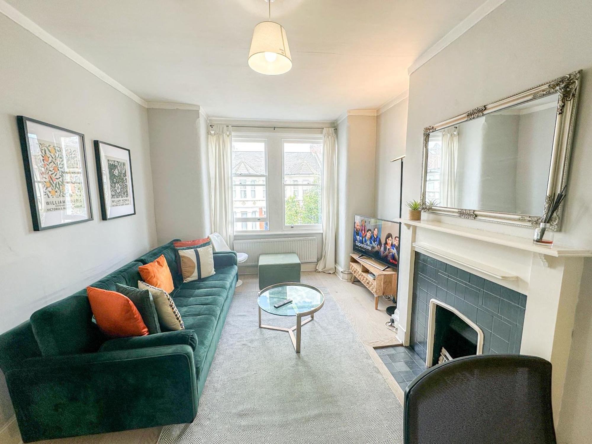 Stylish 1-bed Flat In Willesden With Private Patio * London