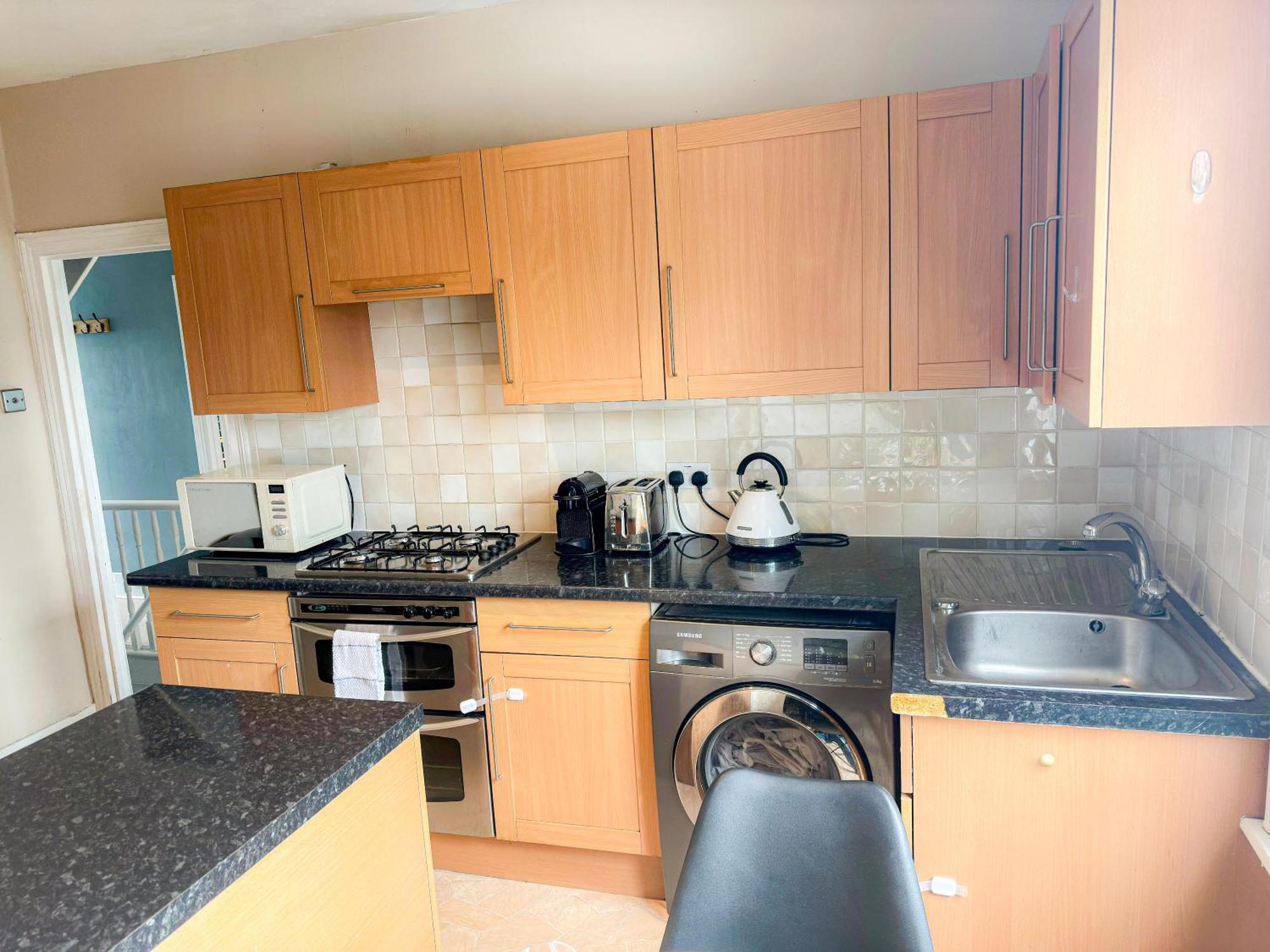Stylish 1-bed Flat In Willesden With Private Patio Apartment