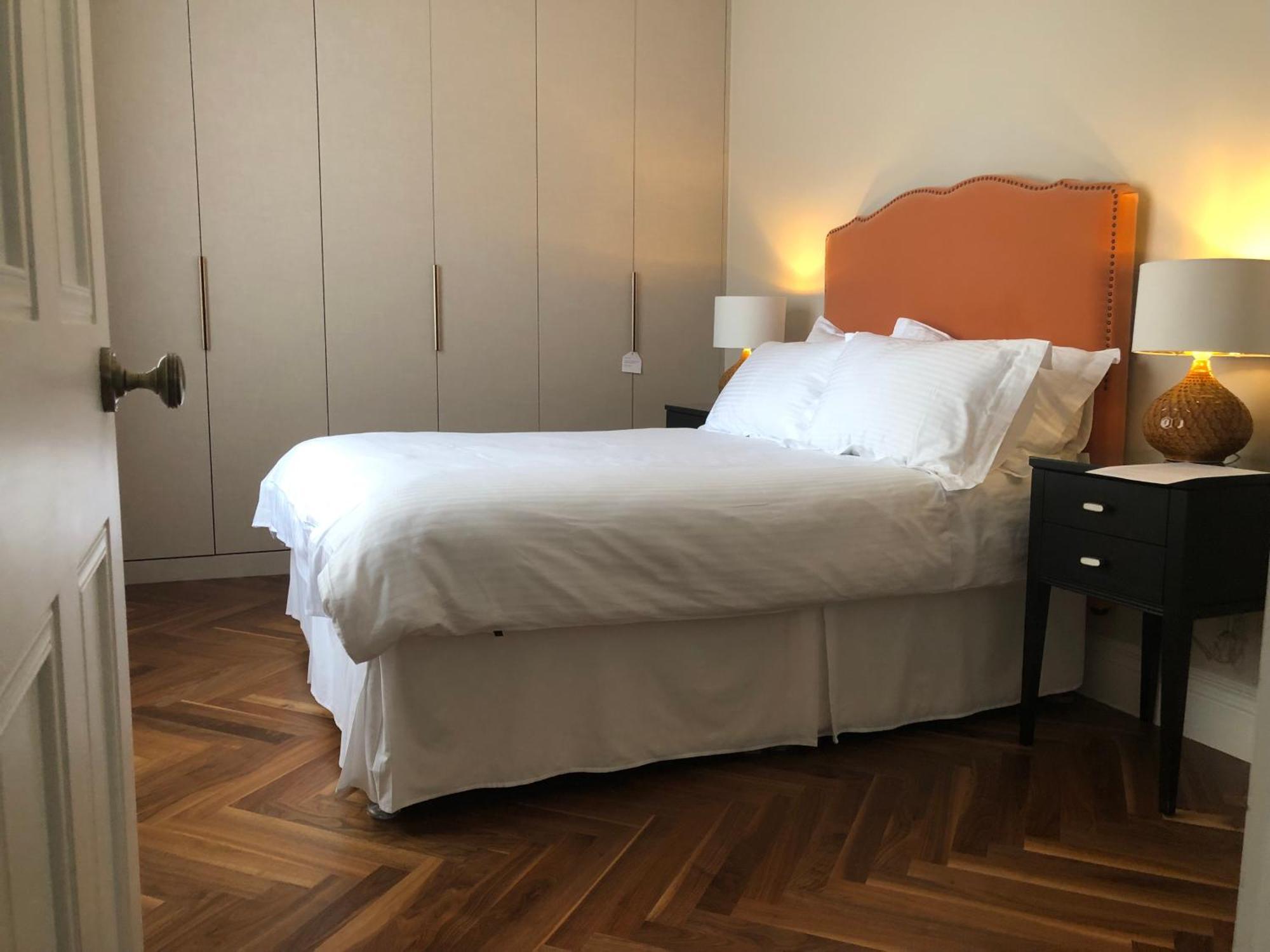 Sw6 Near London! A Double Bed And Private Bath London