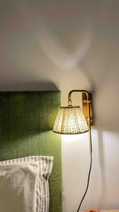 Beautiful, Quiet Flat With Patio Close To Metro * Londres