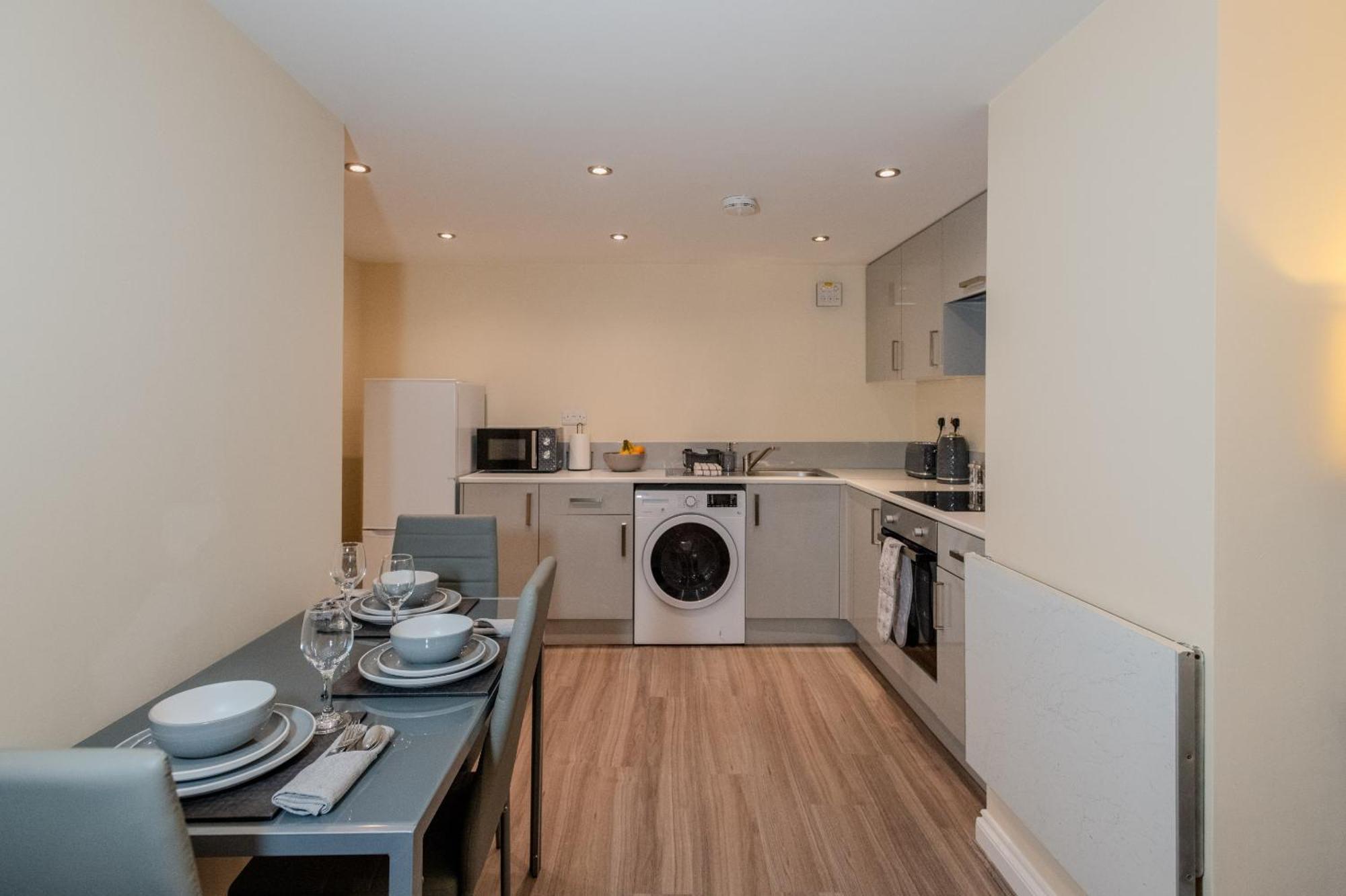 Cosy 1 Bedroom Basement With Private Patio Area Londres