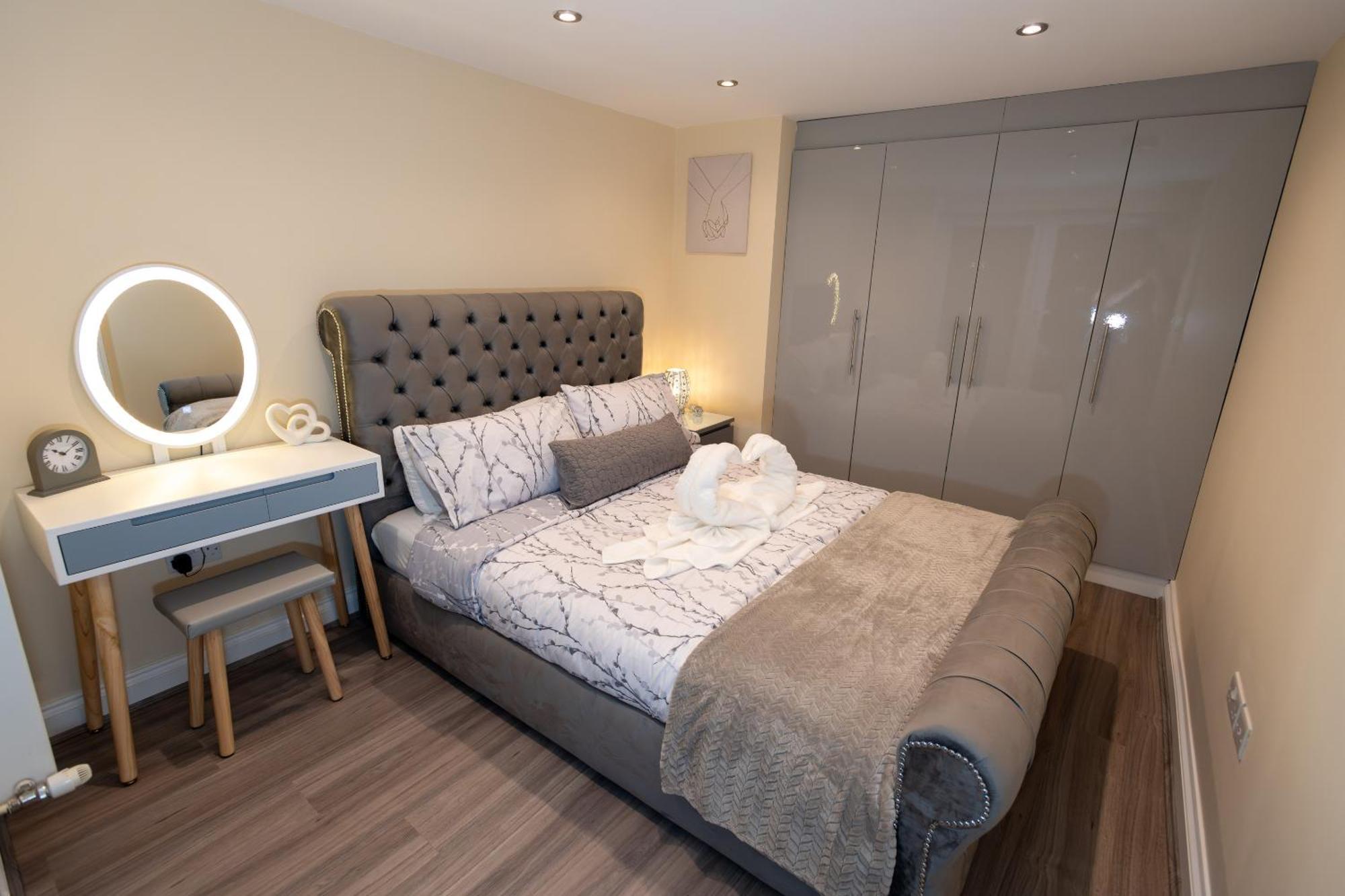 Cosy 1 Bedroom Basement With Private Patio Area