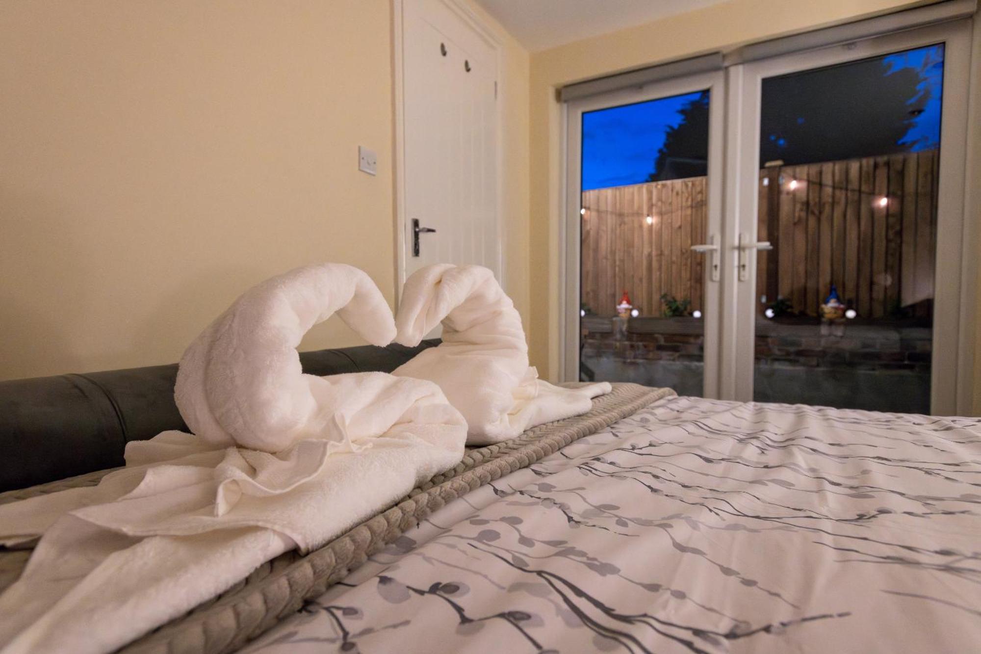 Cosy 1 Bedroom Basement With Private Patio Area Apartamento