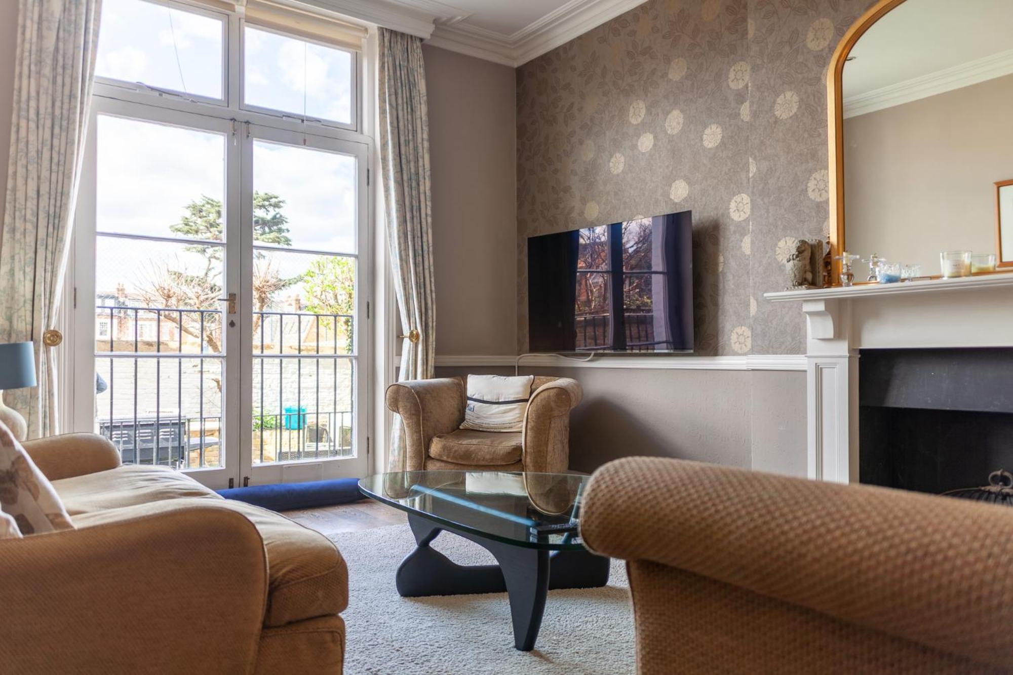 Apartamento Spacious 3br 2bh With Garden In West Putney Londres