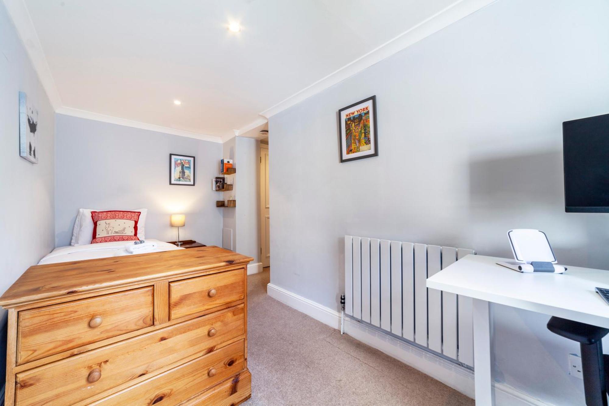Apartamento Spacious 3br 2bh With Garden In West Putney Londres