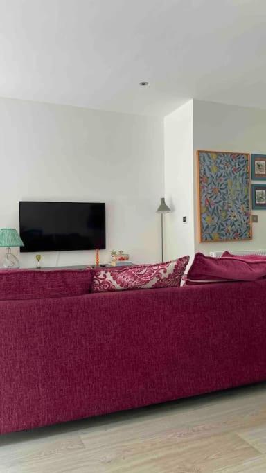 Beautiful, Quiet Flat With Patio Close To Metro Londres