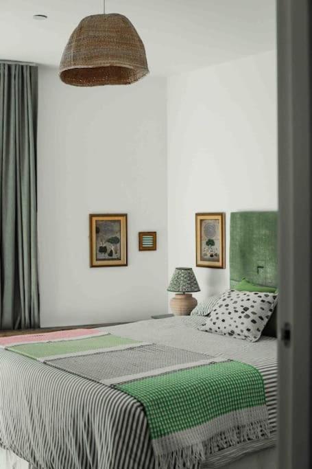 Beautiful, Quiet Flat With Patio Close To Metro Appartement Londres