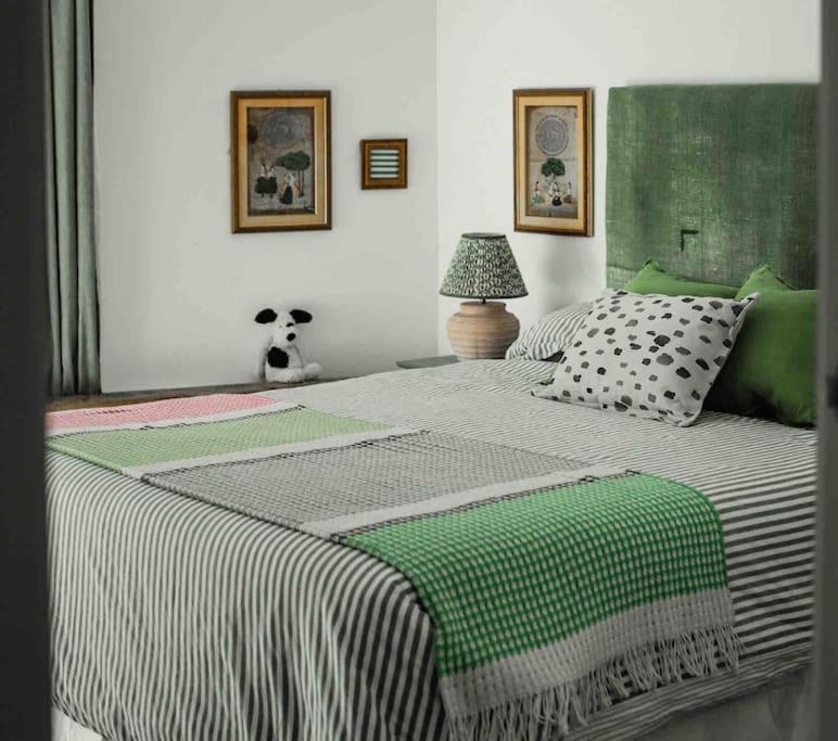 Beautiful, Quiet Flat With Patio Close To Metro Appartement Londres