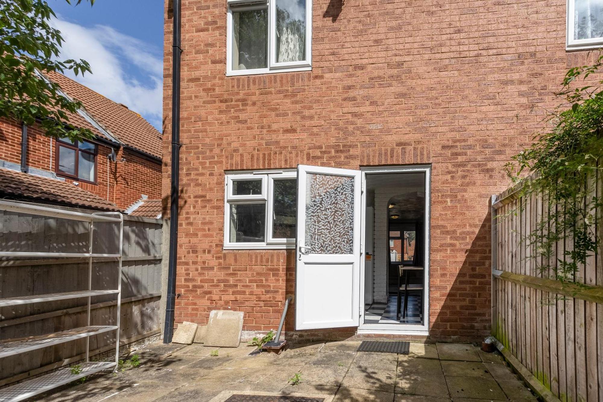 Cosy By Excel Centre & Airport Appartement *