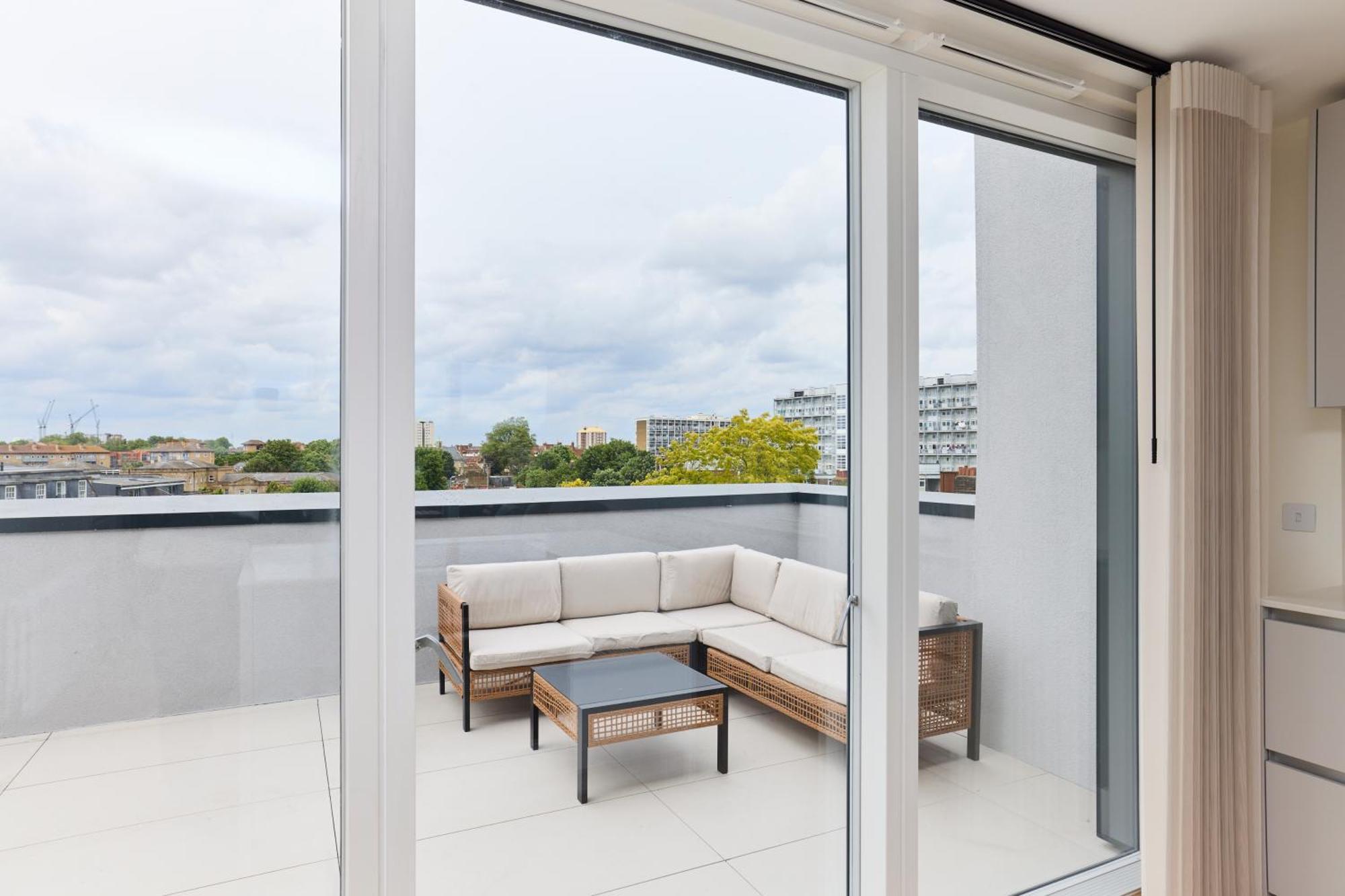 Apartamento The East Mile Quarters - Gorgeous 3bdr Flat With Balcony