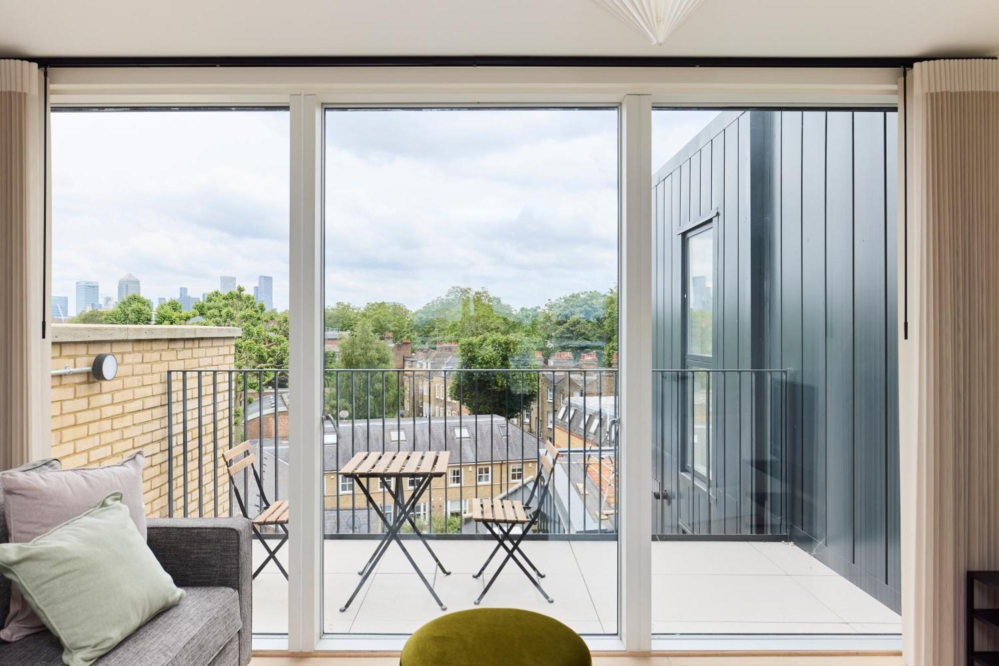 Apartamento The East Mile Quarters - Gorgeous 3bdr Flat With Balcony