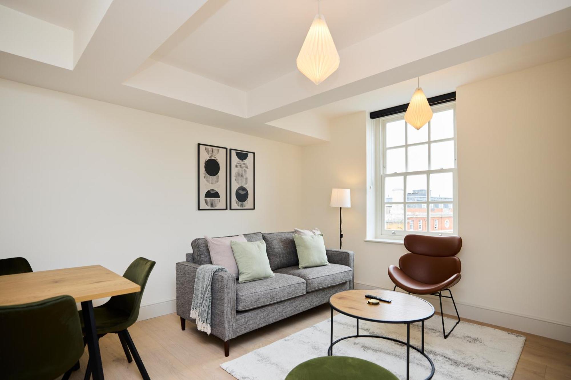 The East Mile Hideout - Trendy 3bdr Flat With Balcony Apartamento *