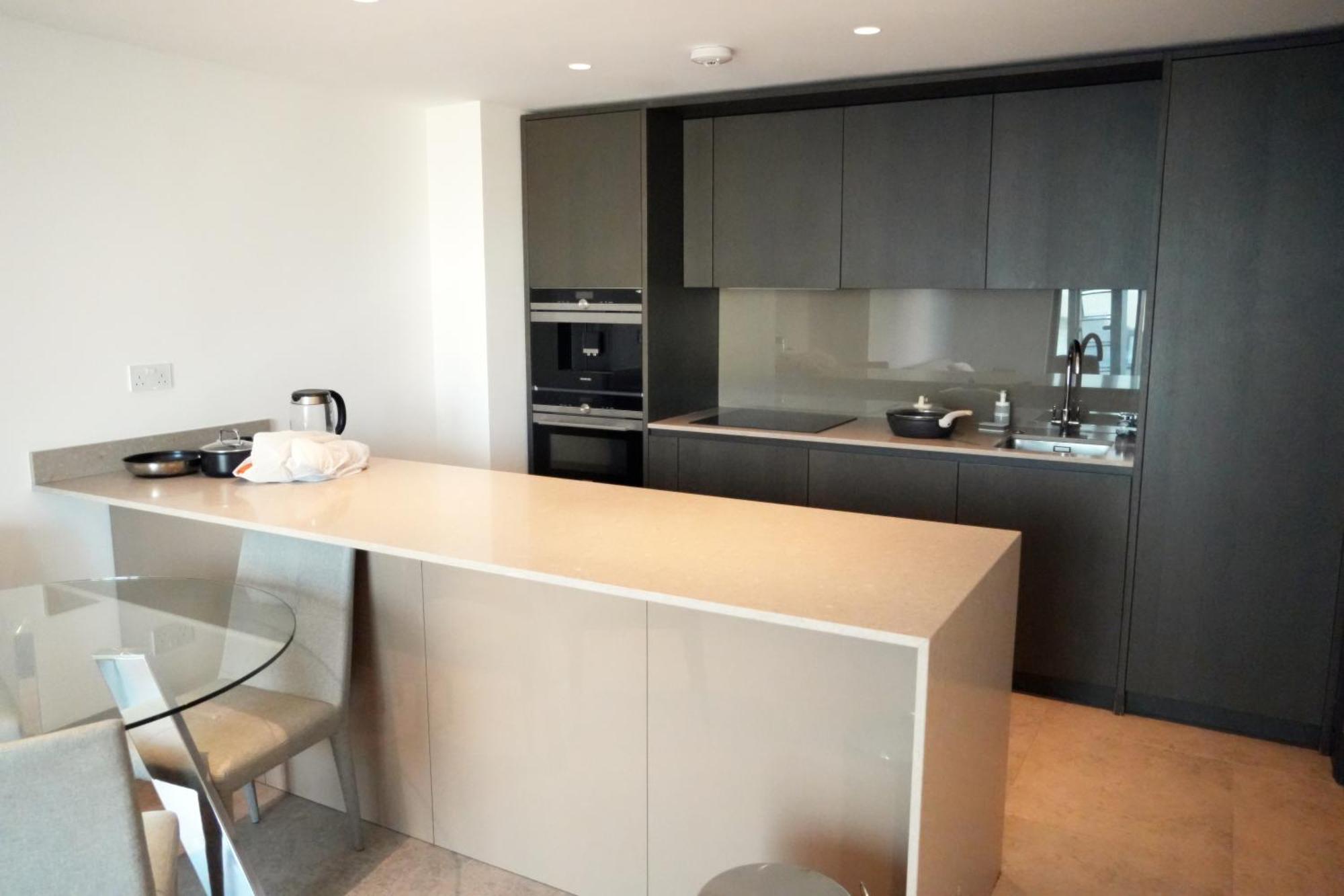 Apartment Central 1-bed Flat With River Thames Views And Winter Garden London