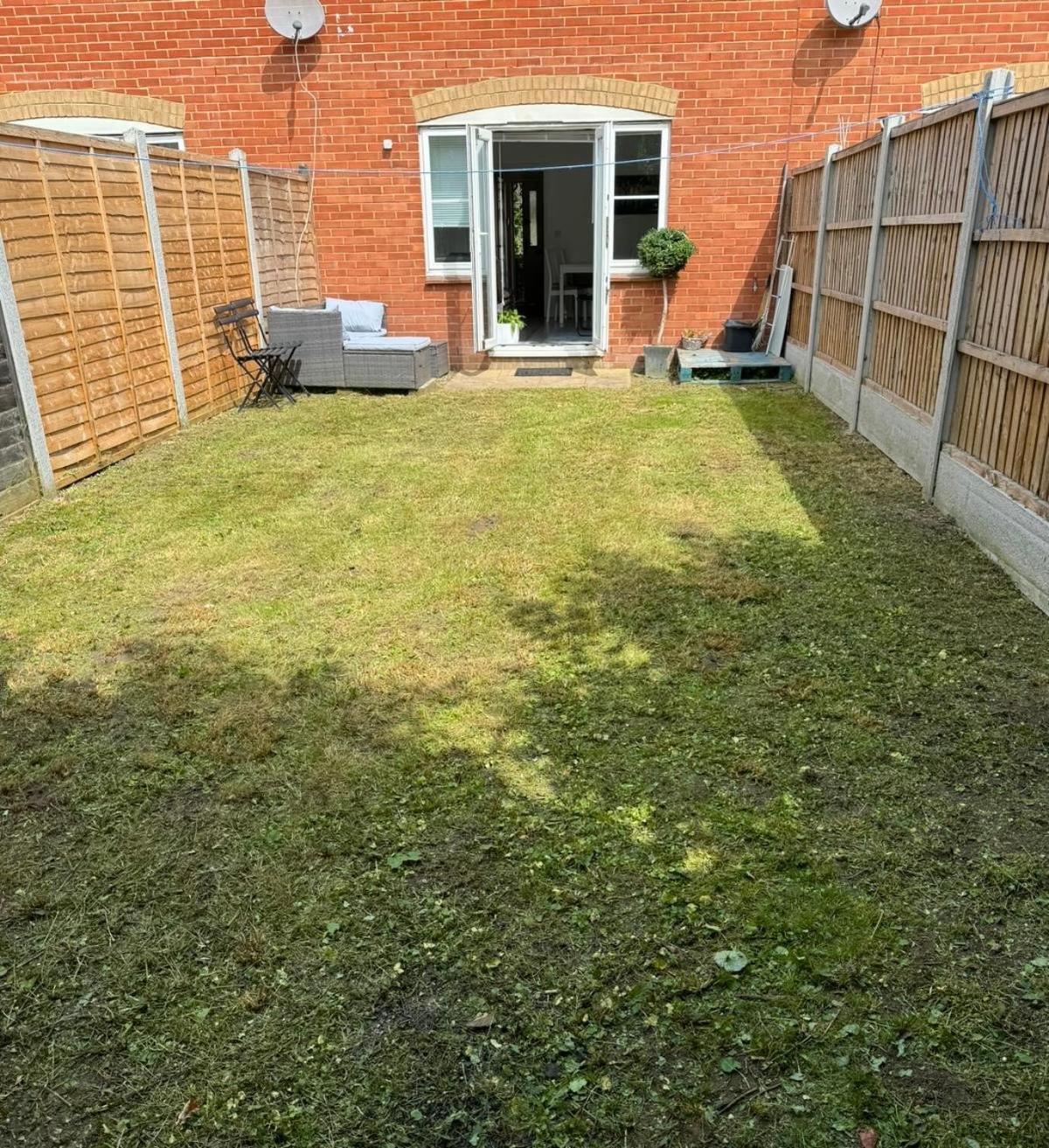 Spacious 3 Bedroom Home, With Private Driveway 5 Minutes From Excel Centre & Custom House Casa de férias Londres