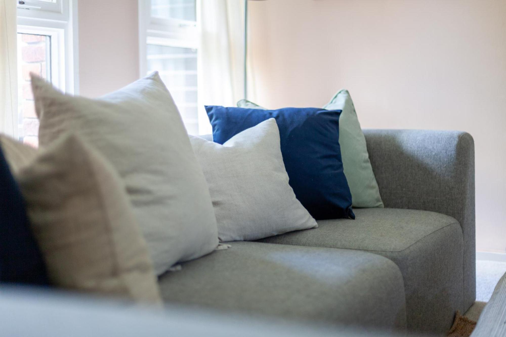Mezzanine 3-bed In Central London, By Westminster Apartment