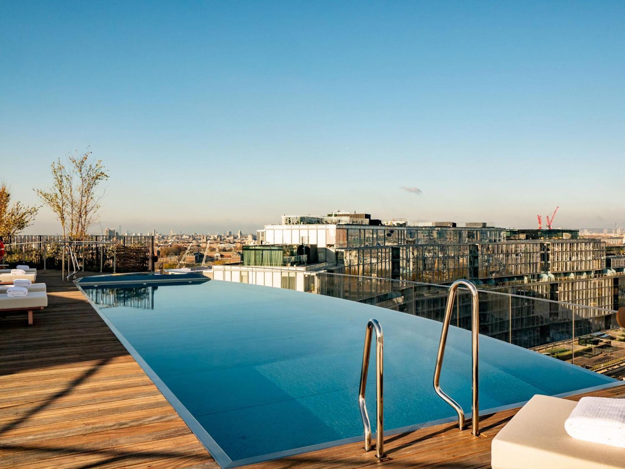 Battersea Power Station - Winter Garden Balcony & 1gb Wifi - Luxurylondonstays Apartamento Londres
