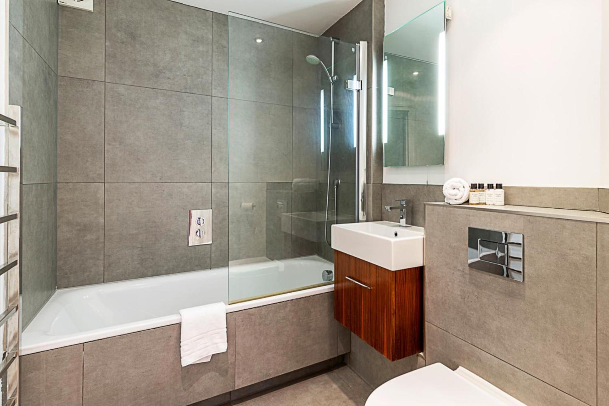 Modern Haven With Terrace View & Urban Charm Appartement *