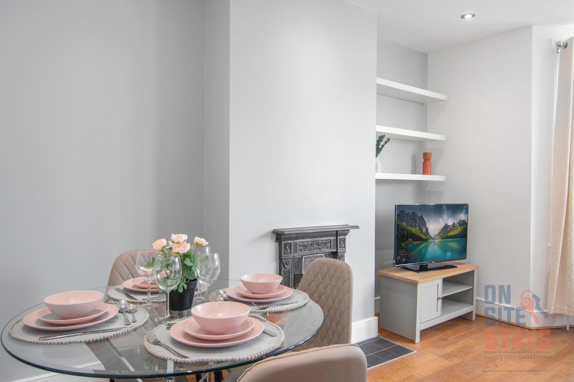 Onsitestays - Bright Spacious 2-br, Wifi And Lots Of Street Parking Apartamento *